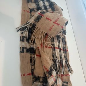 Burberry scarf brand new authentic